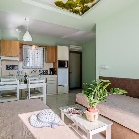 Sfáka Alkionis Beach Hotel Apartments מראה חיצוני תמונה