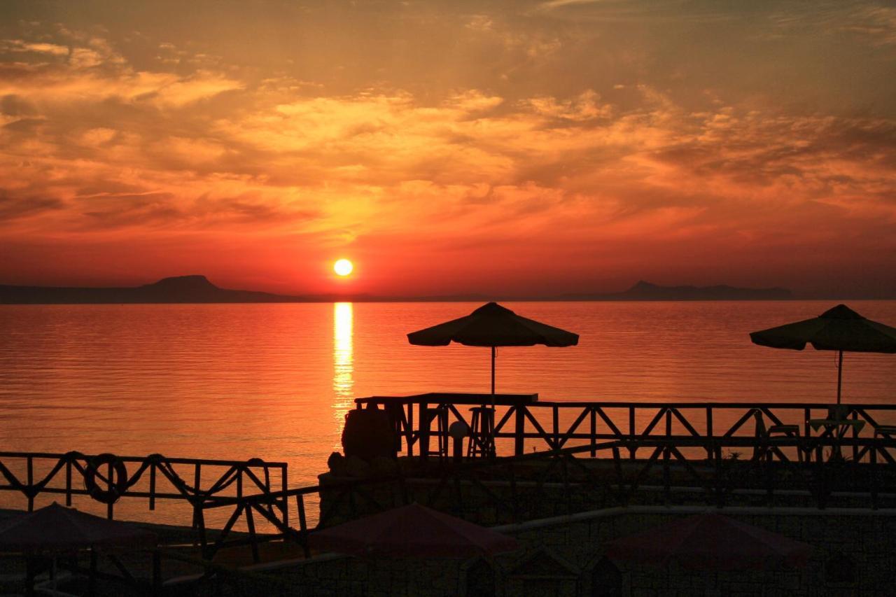 Sfáka Alkionis Beach Hotel Apartments מראה חיצוני תמונה