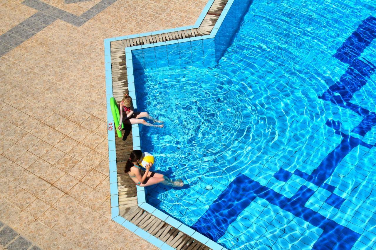 Sfáka Alkionis Beach Hotel Apartments מראה חיצוני תמונה
