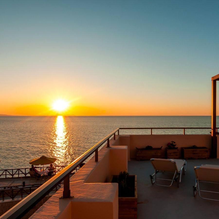 Sfáka Alkionis Beach Hotel Apartments מראה חיצוני תמונה