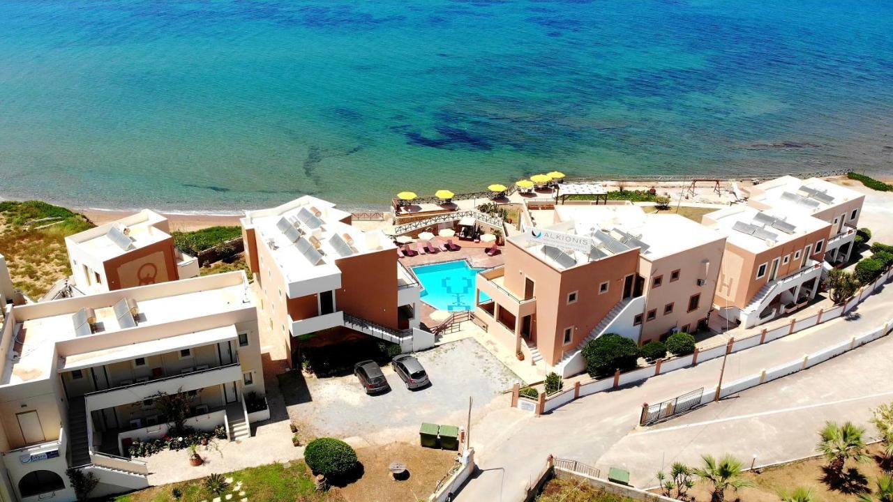 Sfáka Alkionis Beach Hotel Apartments מראה חיצוני תמונה